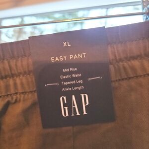 Gap linen drawstring waist pants. New with tags. Army green.